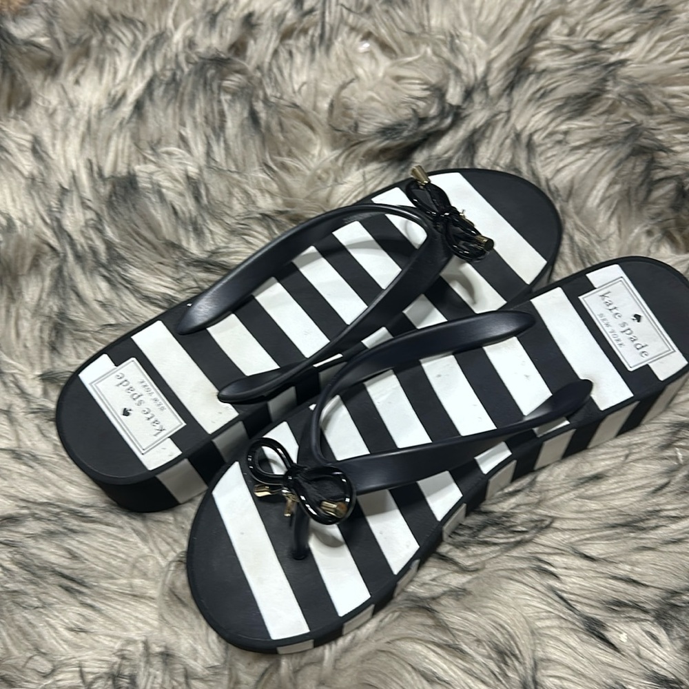 Kate Spade ♠️ Platform flip flops
